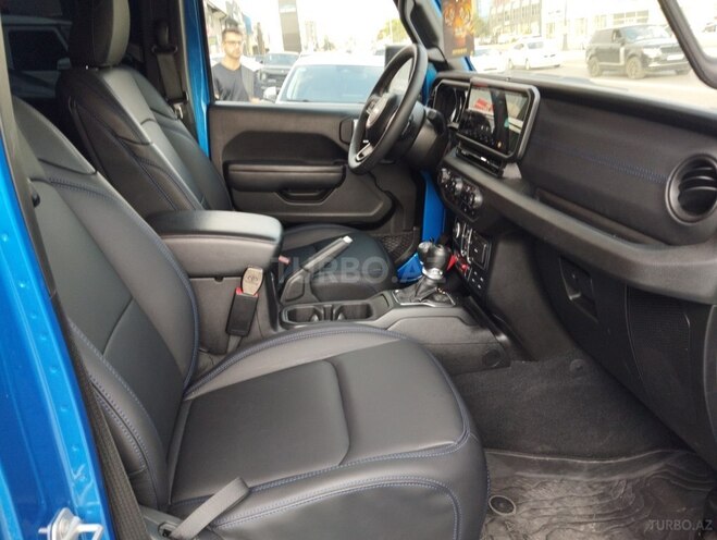 Jeep Wrangler-13