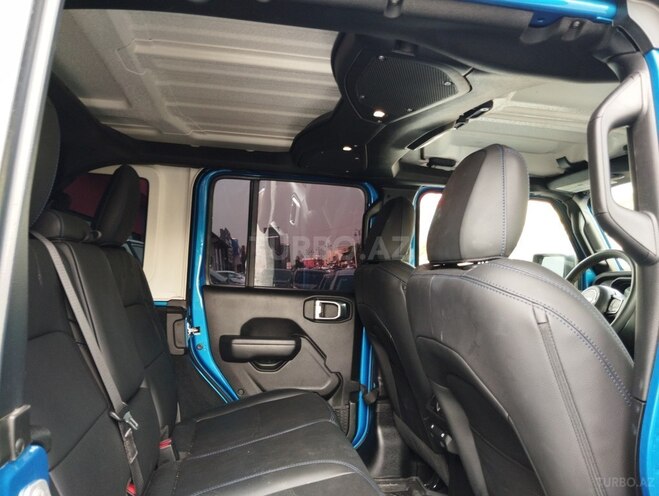 Jeep Wrangler-12