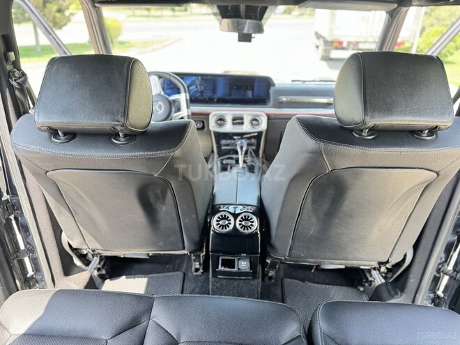 Mercedes G 300-13