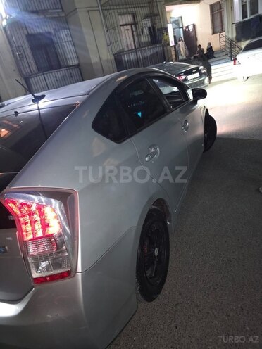 Toyota Prius-7