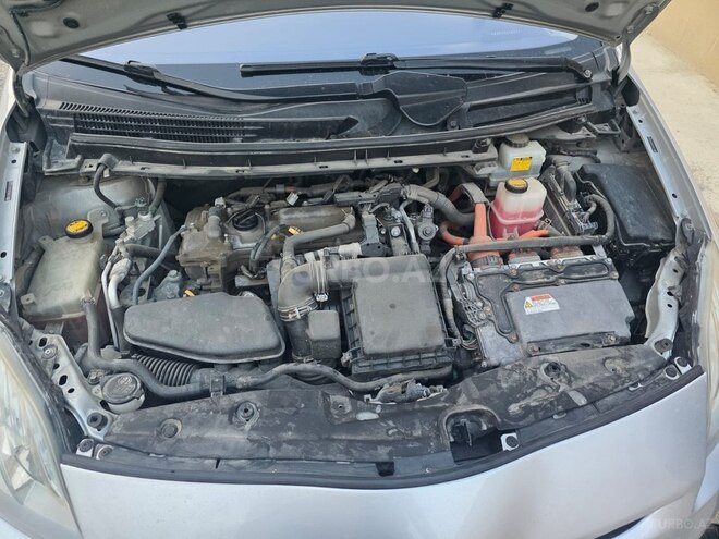 Toyota Prius-3