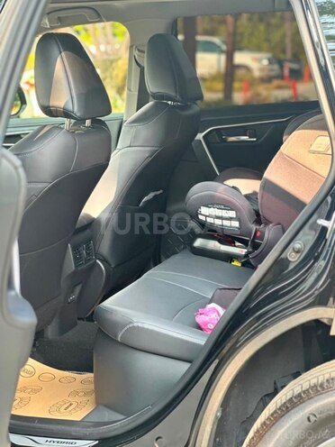 Toyota RAV4-6