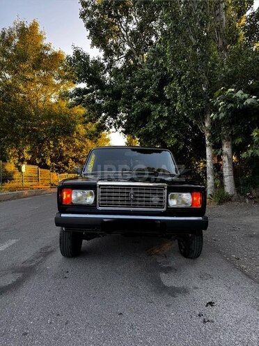 LADA (VAZ) 2107-2