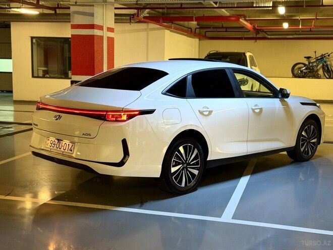 Changan Qiyuan A05-8