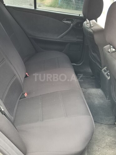 Mercedes E 240-8
