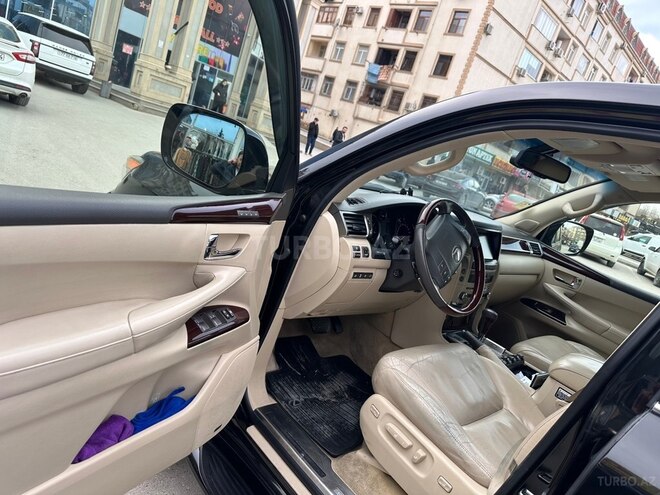 Lexus LX 570-17