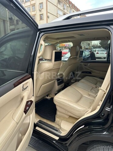 Lexus LX 570-13