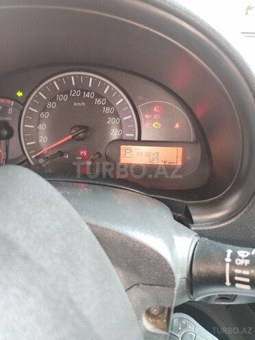 Nissan Micra-11