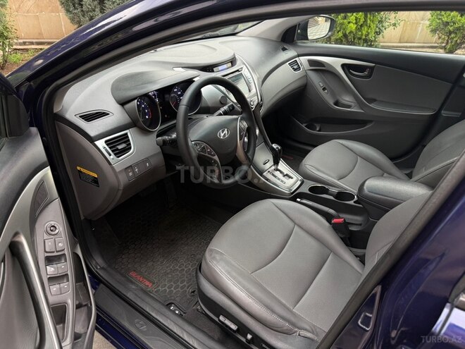 Hyundai Elantra-10