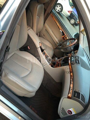 Mercedes E 300-7