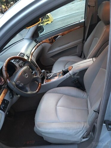 Mercedes E 300-5