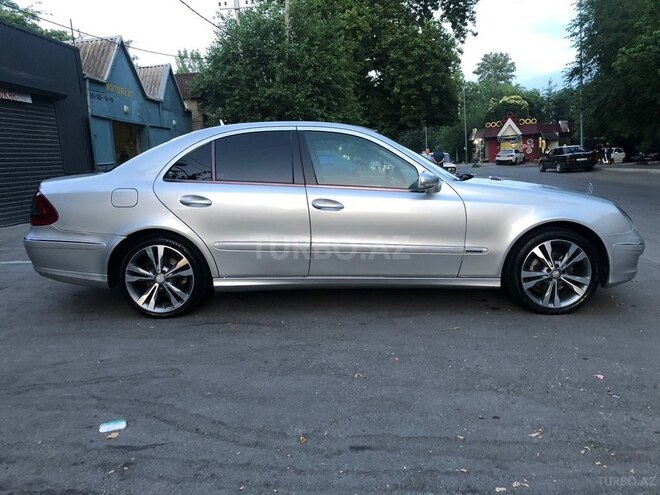 Mercedes E 300-13