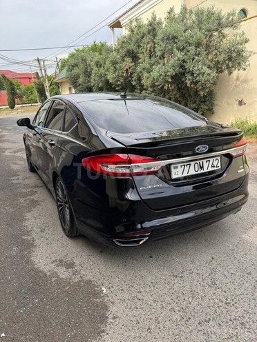 Ford Fusion-4