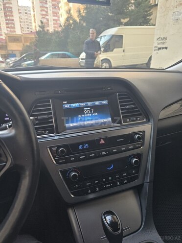 Hyundai Sonata-11
