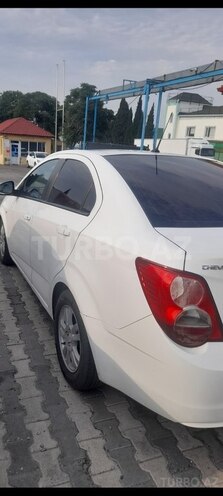 Chevrolet Aveo-5