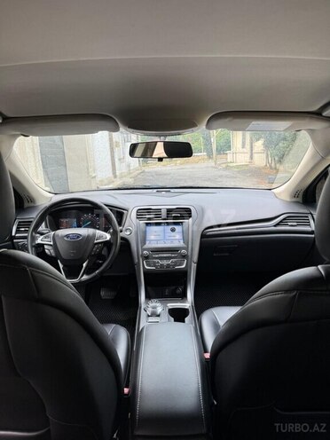 Ford Fusion-9