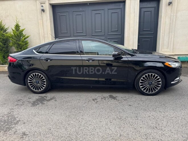 Ford Fusion-12