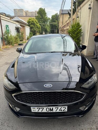 Ford Fusion-11