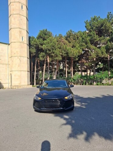 Hyundai Elantra-1