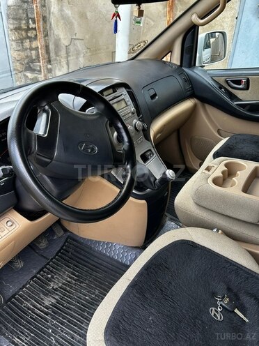 Hyundai H-1-8
