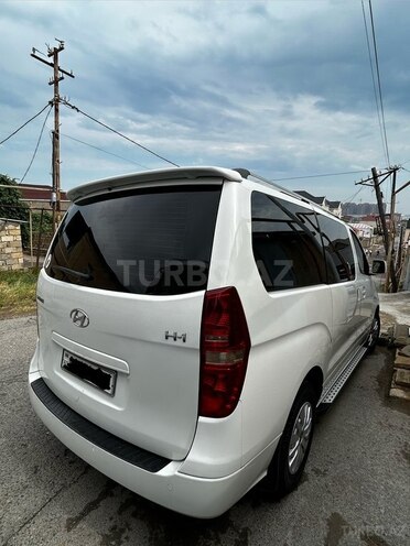 Hyundai H-1-9