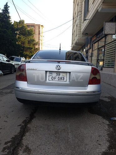 Volkswagen Passat-2
