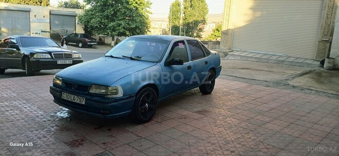 Opel Vectra-4