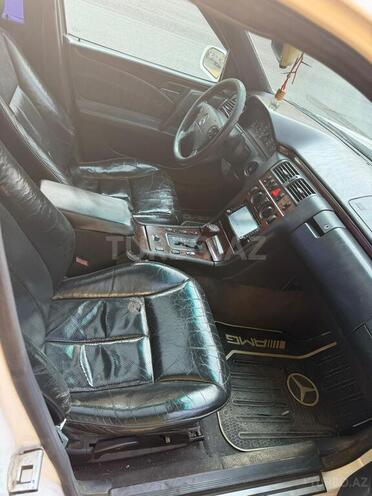 Mercedes E 320-5