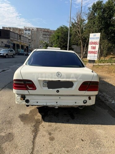 Mercedes E 320-2