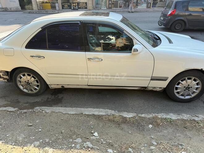 Mercedes E 320-4