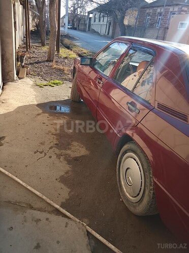 Mercedes 190-5
