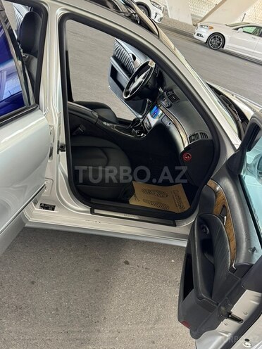 Mercedes E 200-15