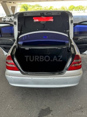 Mercedes E 200-12