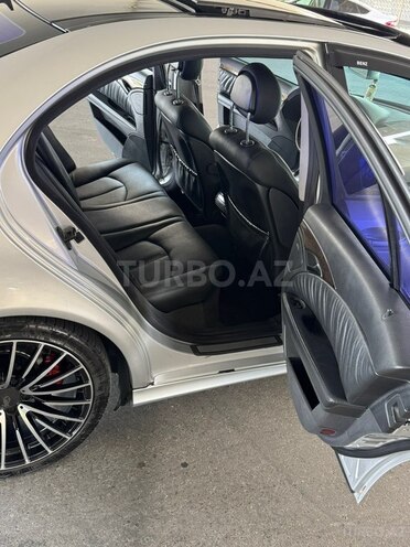 Mercedes E 200-17