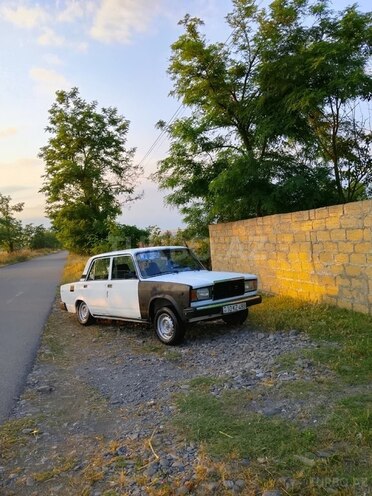 LADA (VAZ) 2107-1
