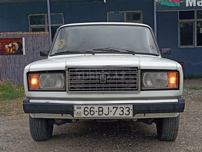 LADA (VAZ) 2107-1