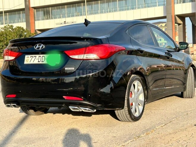 Hyundai Elantra-8