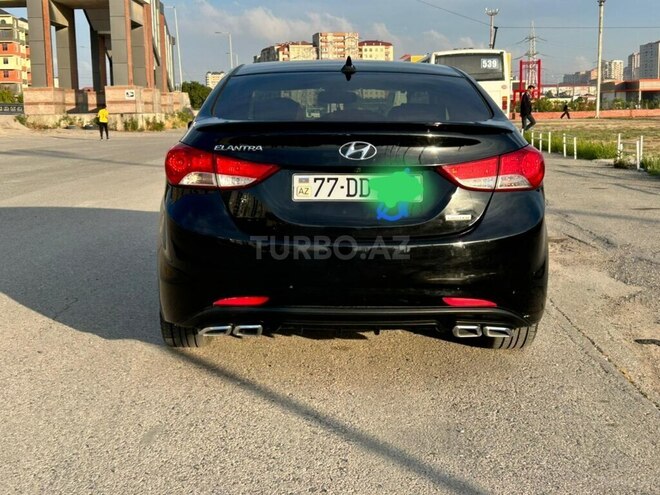 Hyundai Elantra-6