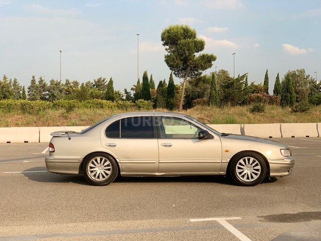 Nissan Maxima-4