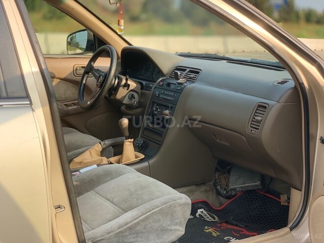 Nissan Maxima-5