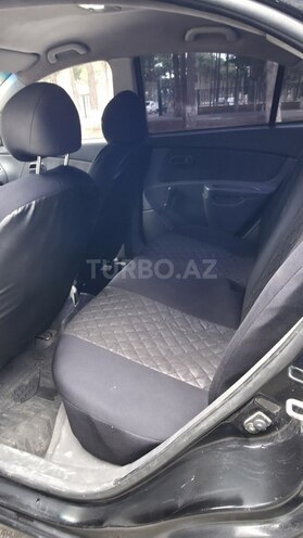 Kia Rio-13