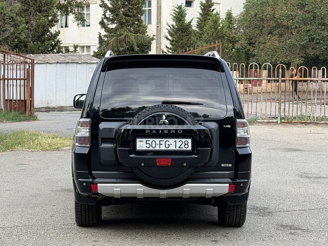 Mitsubishi Pajero-3