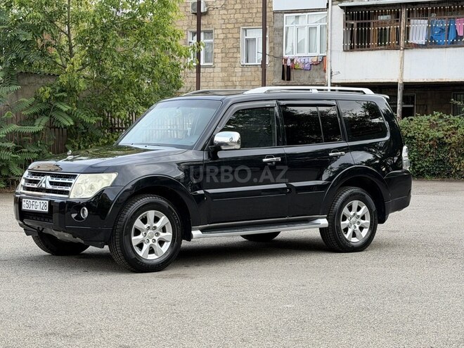 Mitsubishi Pajero-6