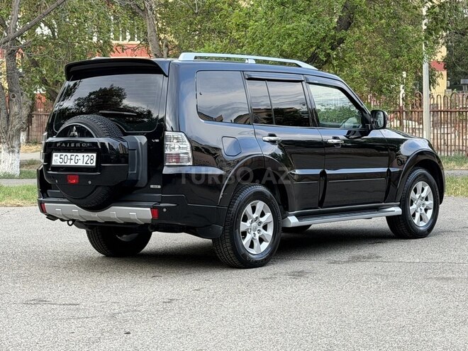 Mitsubishi Pajero-5