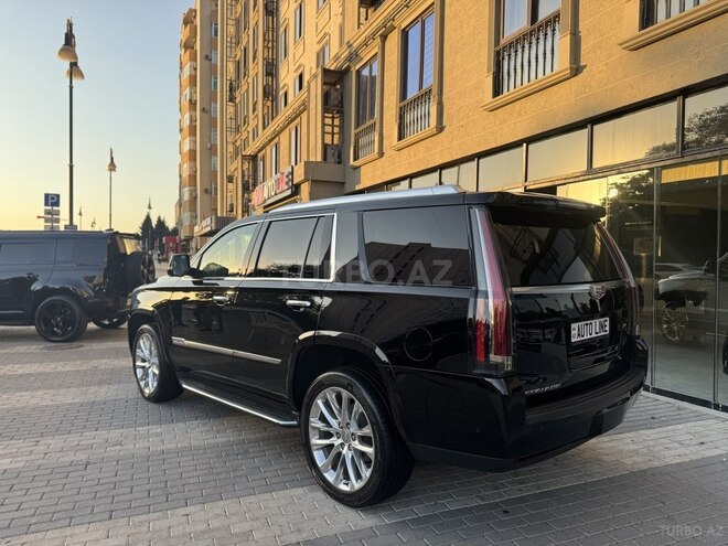 Cadillac Escalade-8