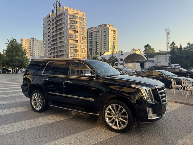 Cadillac Escalade-4