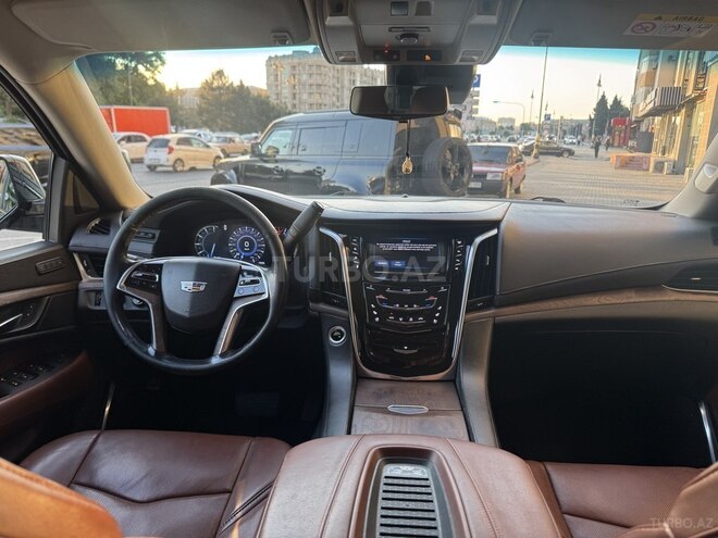 Cadillac Escalade-11