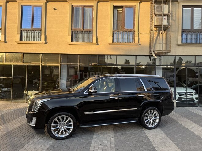 Cadillac Escalade-5