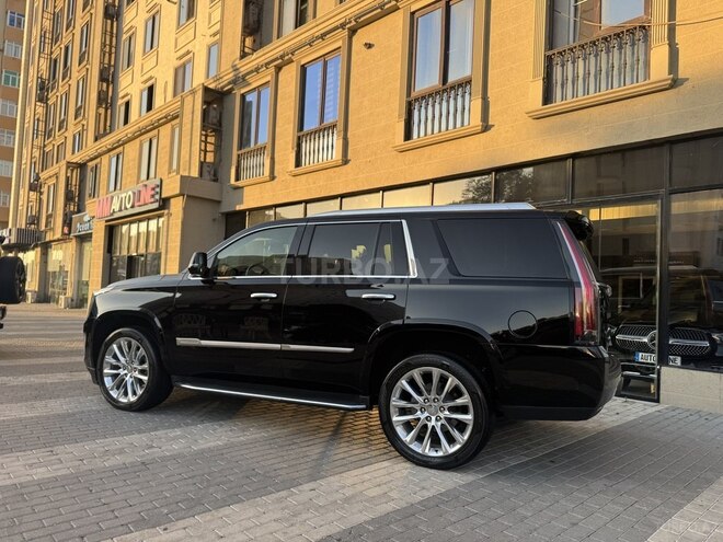 Cadillac Escalade-7
