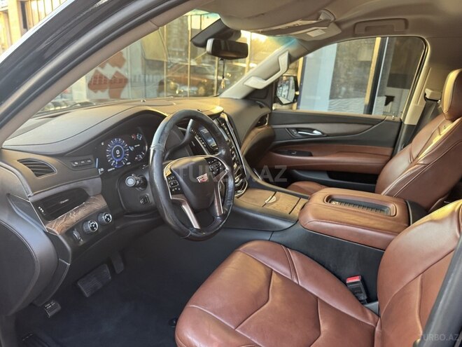 Cadillac Escalade-15